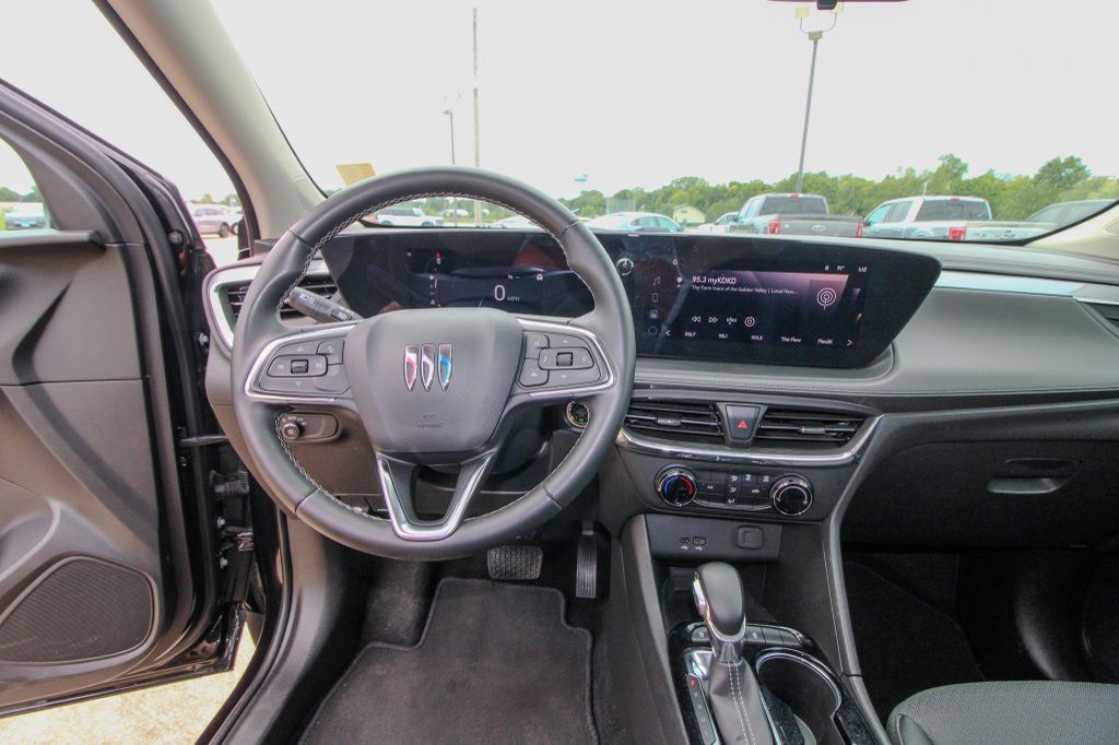2025 Buick Encore GX Preferred - Photo 28