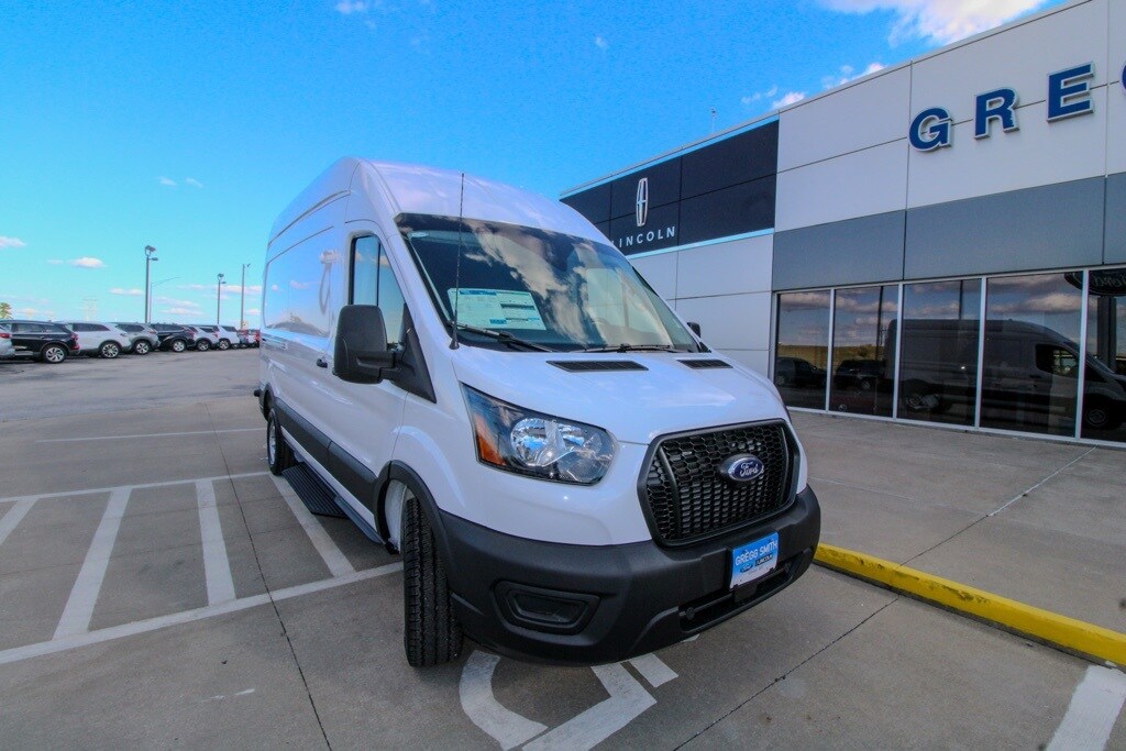 2025 Ford Transit photo 2