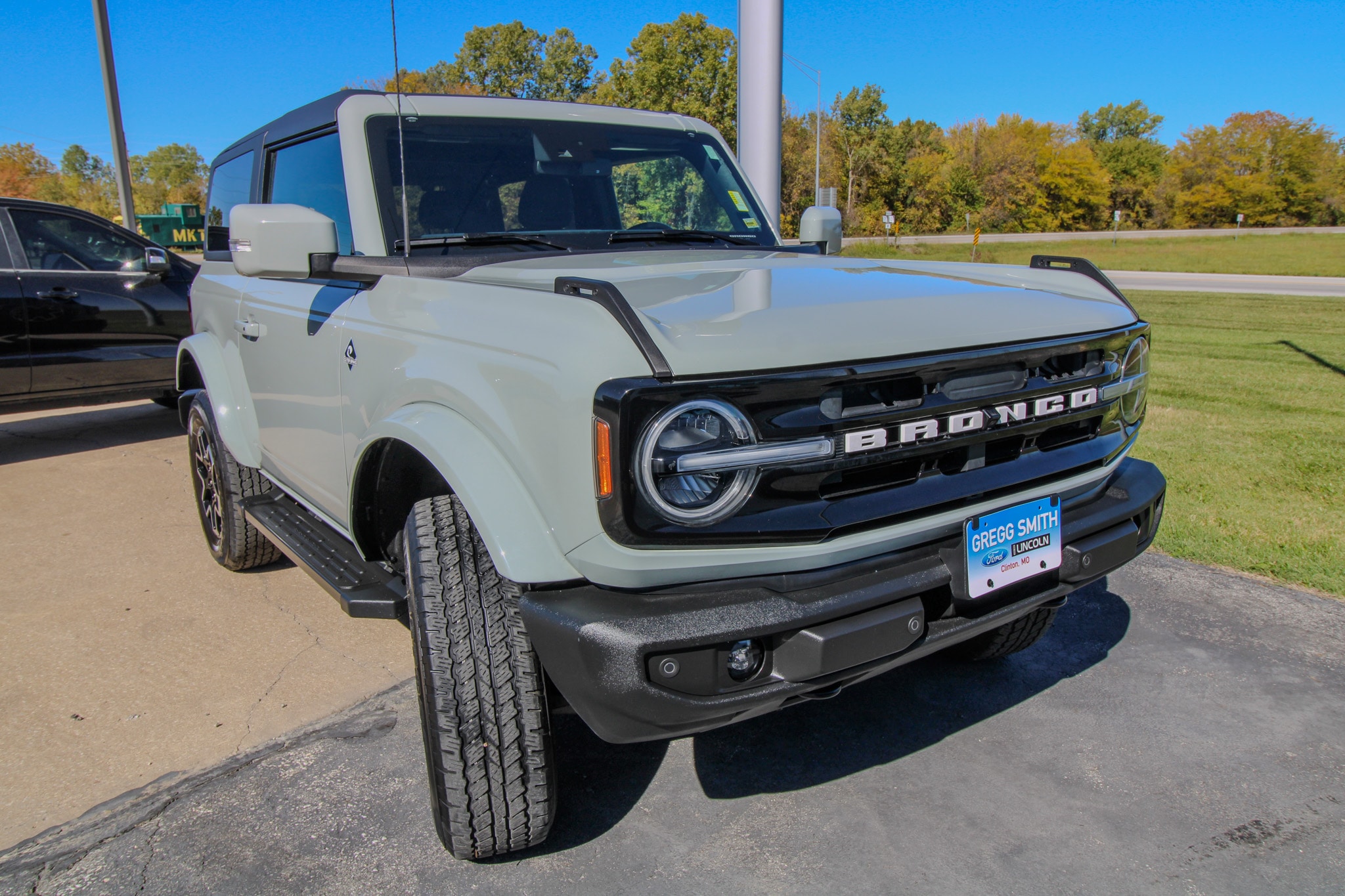 Used 2021 Ford Bronco 2-Door Outer Banks with VIN 1FMDE5CH6MLA60740 for sale in Kansas City