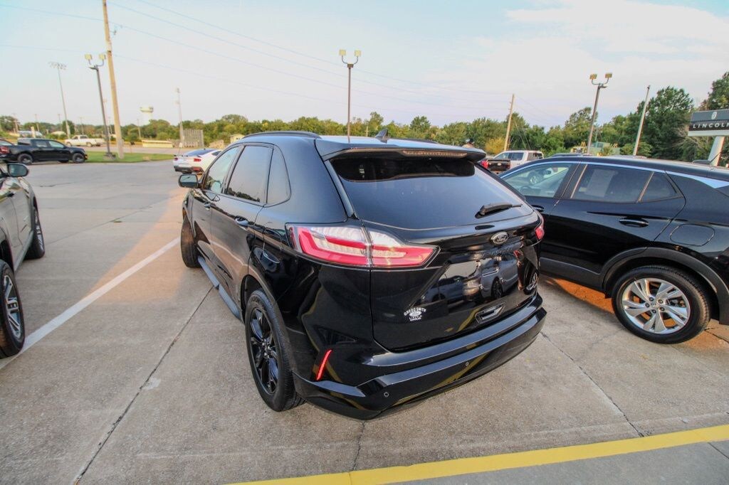 Used 2024 Ford Edge SE SUV