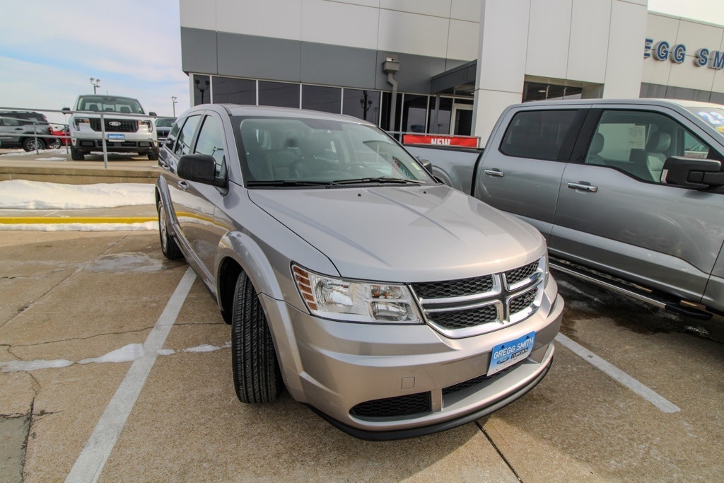 Used 2015 Dodge Journey SE with VIN 3C4PDCAB2FT675378 for sale in Kansas City