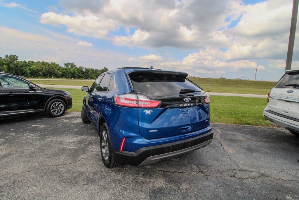 2023 Ford Edge SEL photo 4
