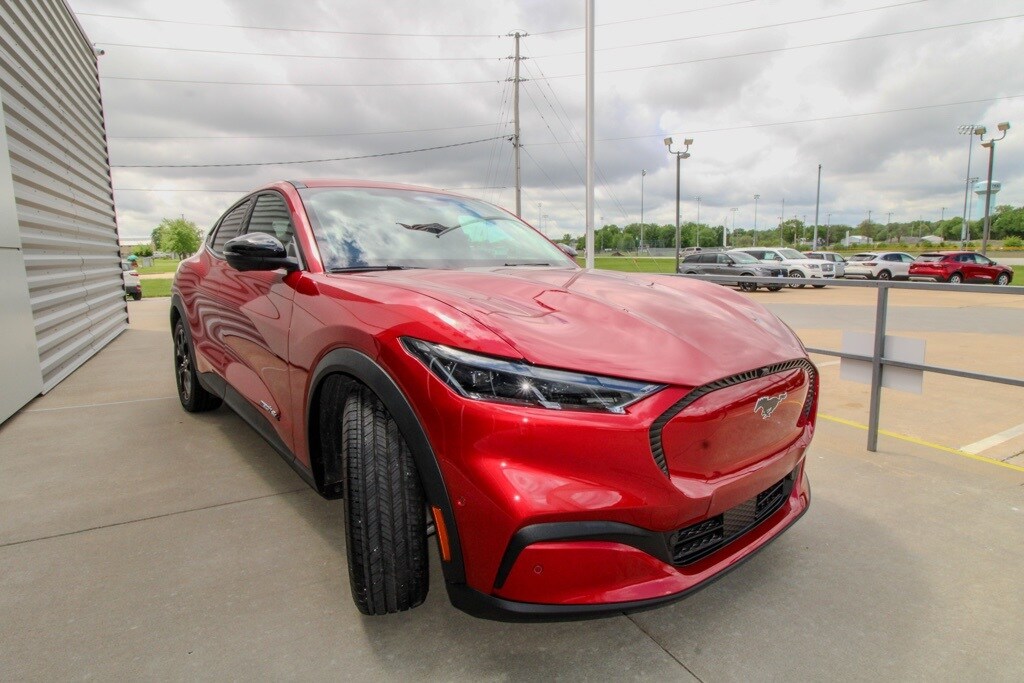 2024 Ford Mustang Mach-E Select photo 2