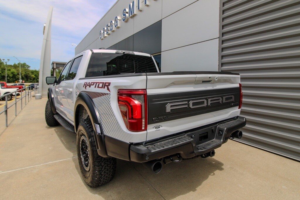 2025 Ford F-150 Raptor photo 4