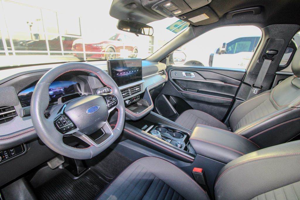 2025 Ford Explorer ST-LINE - Photo 17