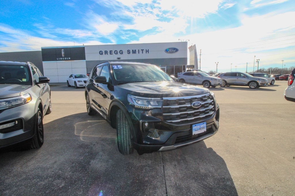 Used 2025 Ford Explorer Active with VIN 1FMUK8DH8SGA13174 for sale in Kansas City