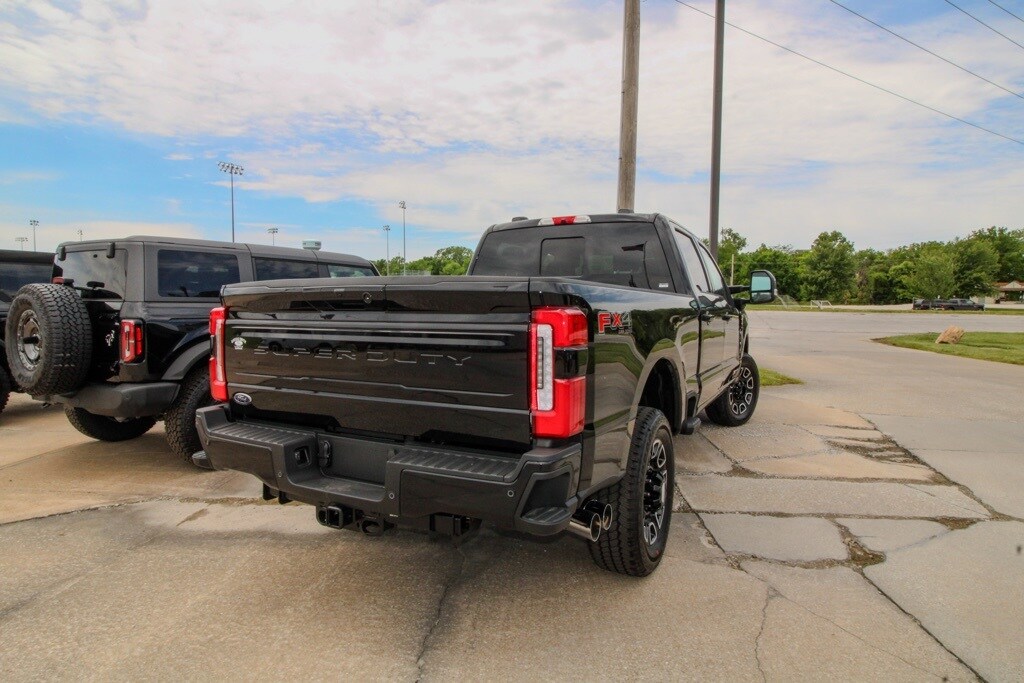 2025 Ford F-350 photo 3