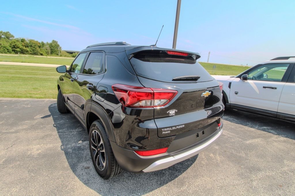 Used 2025 Chevrolet Trailblazer LT SUV