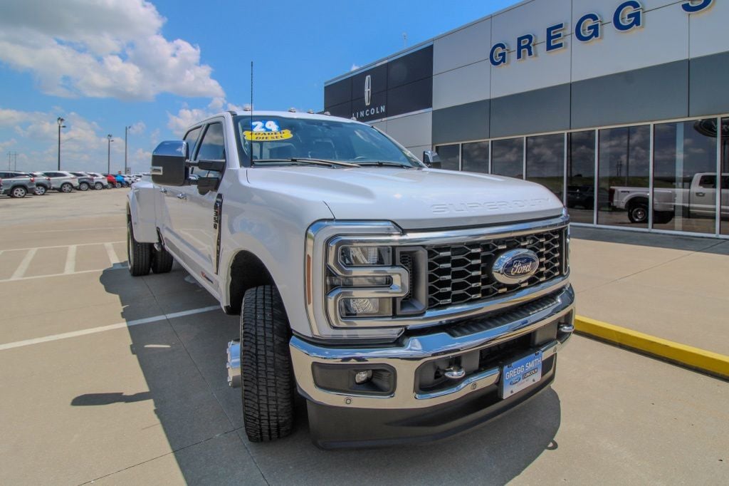 Used 2024 Ford F-350SD Lariat Truck