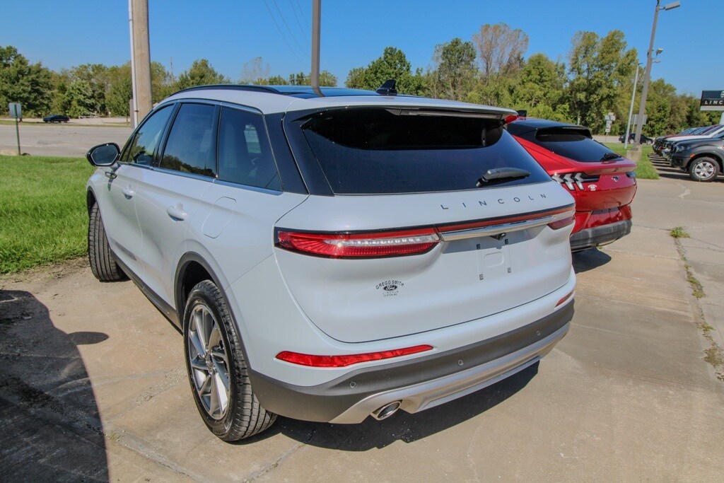 2025 Lincoln Corsair Premiere photo 4