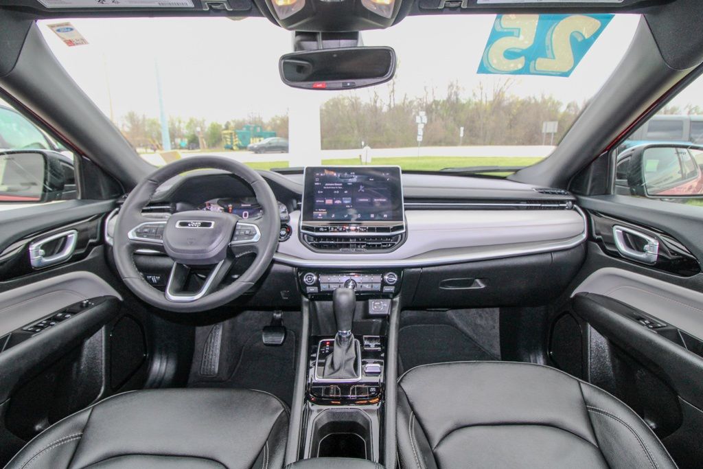 2025 Jeep Compass Limited - Photo 10