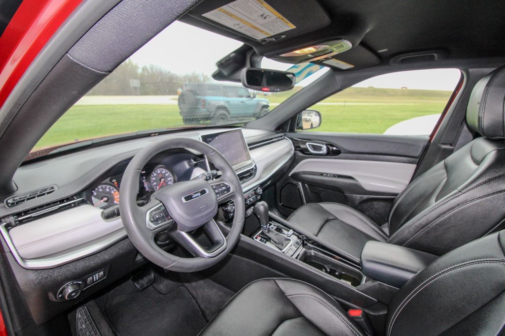 2025 Jeep Compass Limited - Photo 14