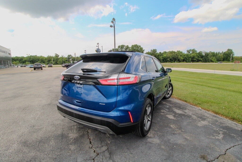 2023 Ford Edge SEL photo 3