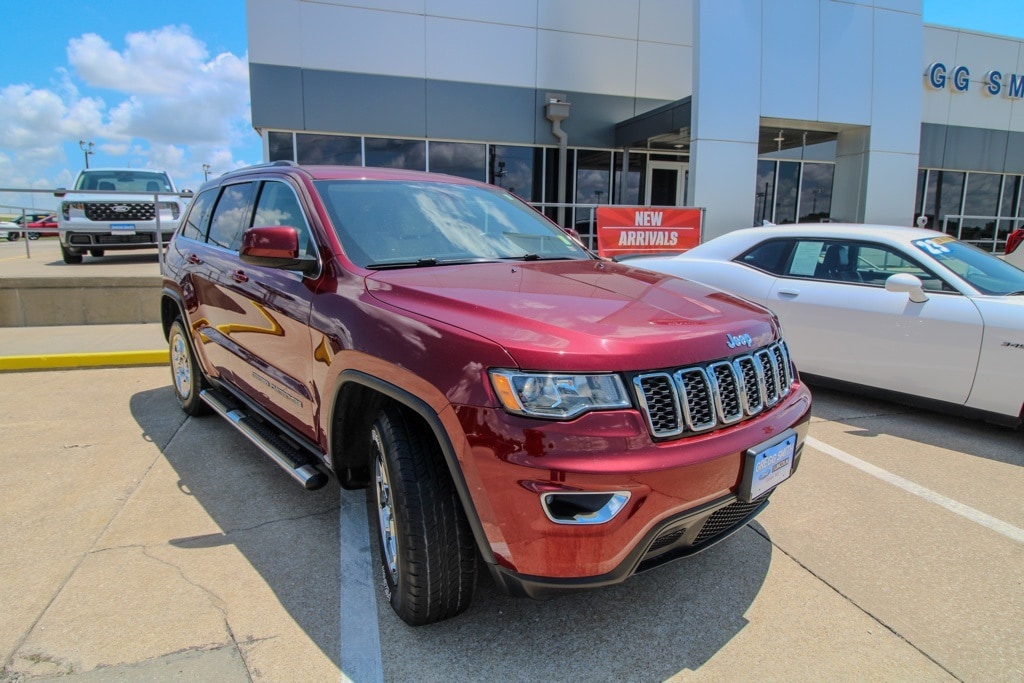 Used 2017 Jeep Grand Cherokee Laredo E with VIN 1C4RJEAG4HC952636 for sale in Kansas City