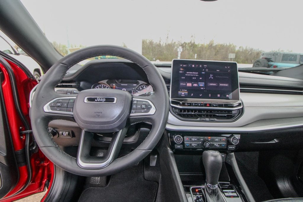 2025 Jeep Compass Limited - Photo 28