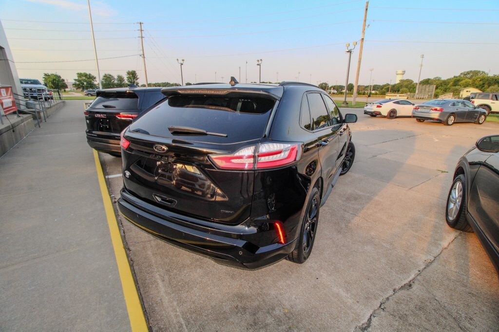 Used 2024 Ford Edge SE SUV