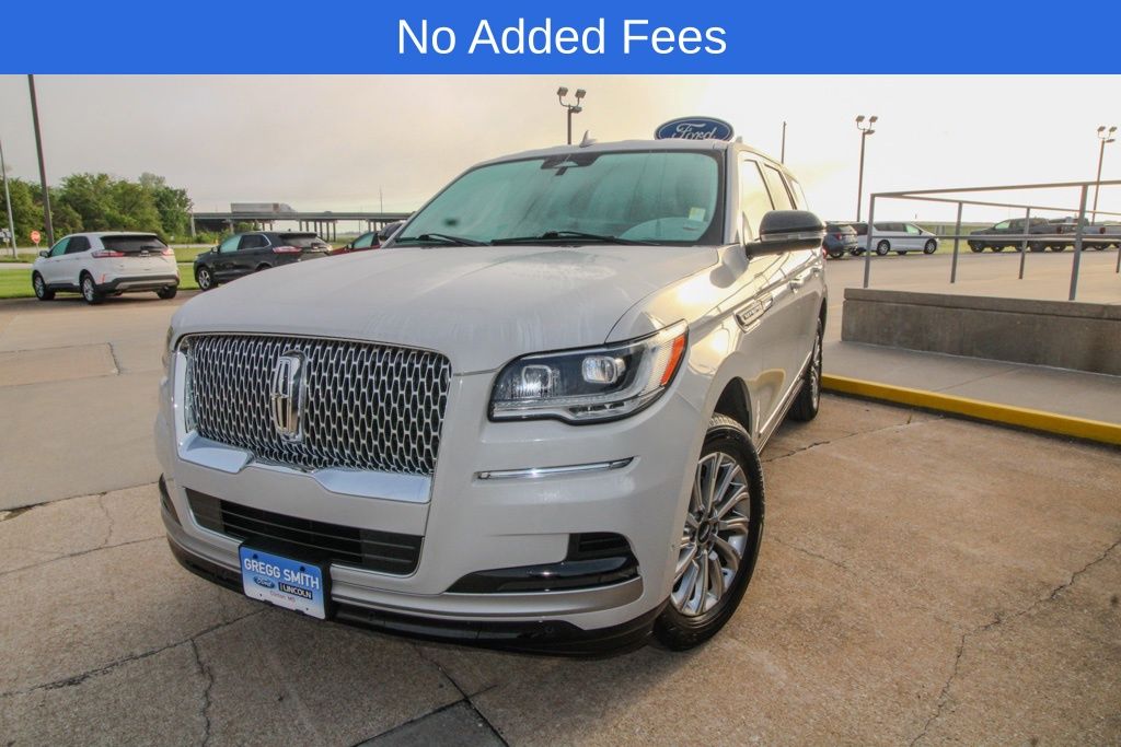 2022 Lincoln Navigator AWD's photo