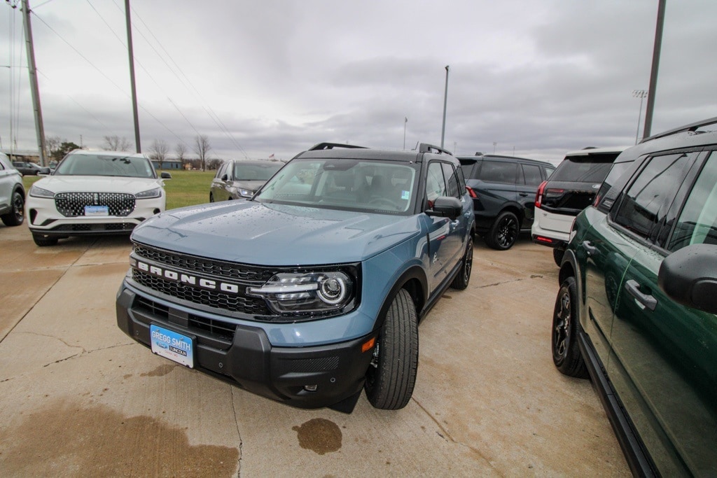 2025 Ford Bronco Sport Outer Banks's photo
