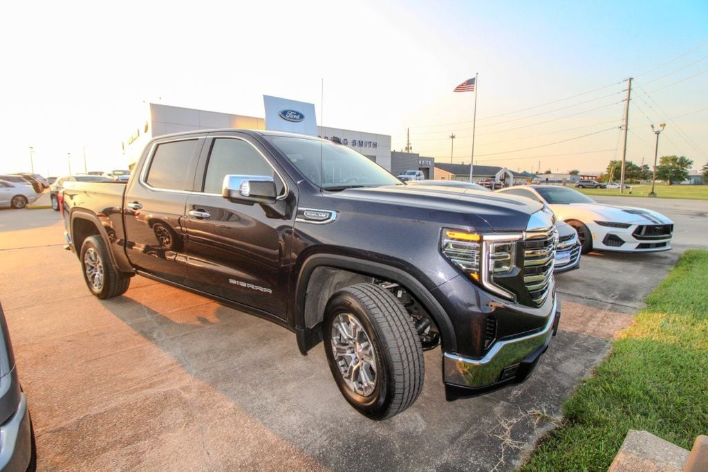 Used 2025 GMC Sierra 1500 SLT with VIN 3GTUUDED5SG300611 for sale in Kansas City