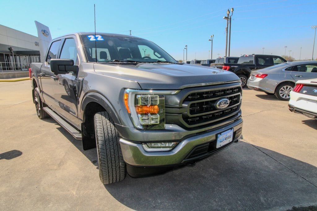 Used 2022 Ford F-150 XLT with VIN 1FTFW1E84NKD40700 for sale in Kansas City