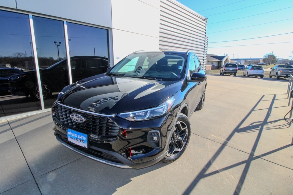 2026 Ford Escape Platinum's photo