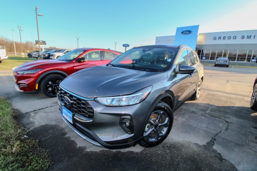 2026 Ford Escape ST-Line Select's photo