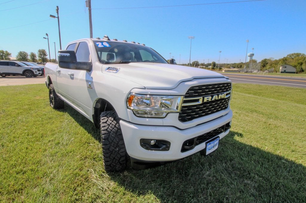 Used 2024 RAM Ram 2500 Pickup Big Horn with VIN 3C6UR5DL0RG326907 for sale in Kansas City