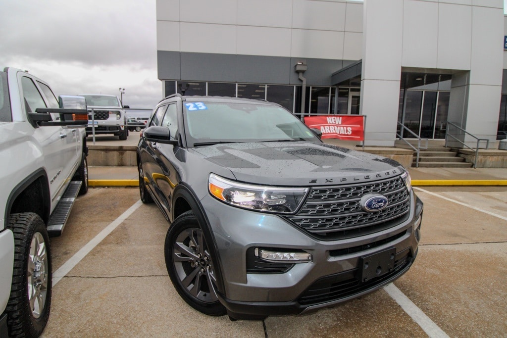 Used 2023 Ford Explorer XLT with VIN 1FMSK8DH2PGB79138 for sale in Kansas City