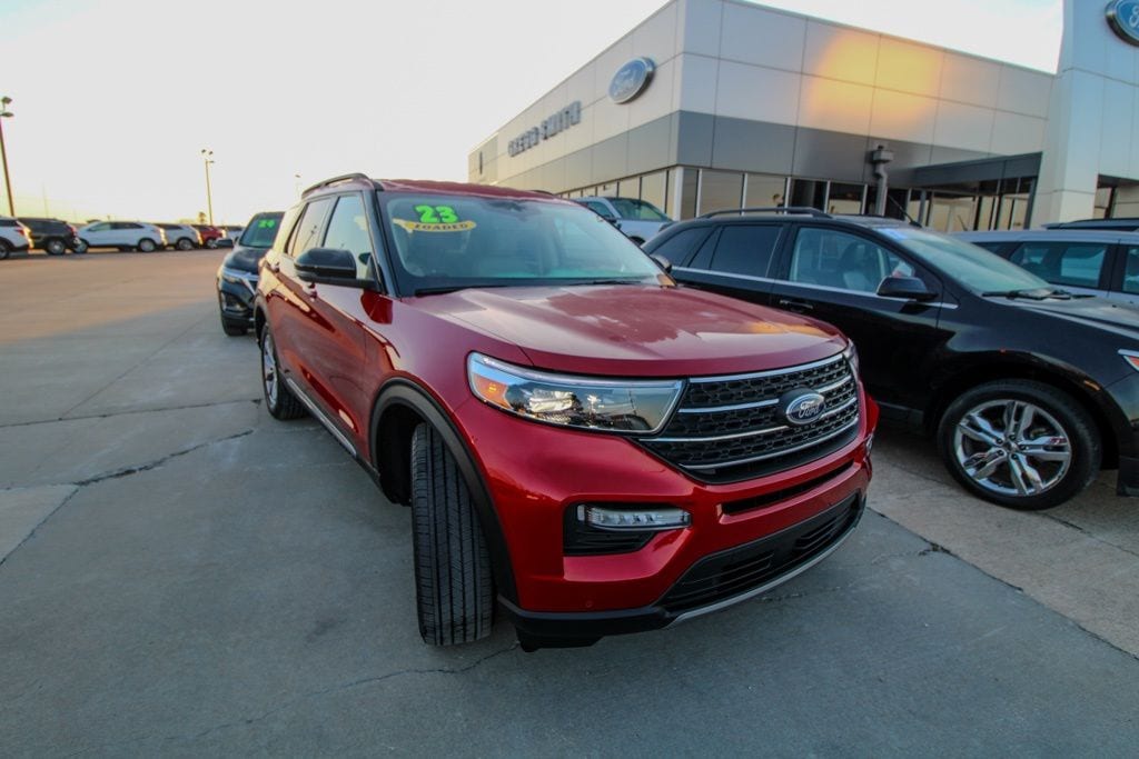 Used 2023 Ford Explorer XLT with VIN 1FMSK8DH3PGA00055 for sale in Kansas City