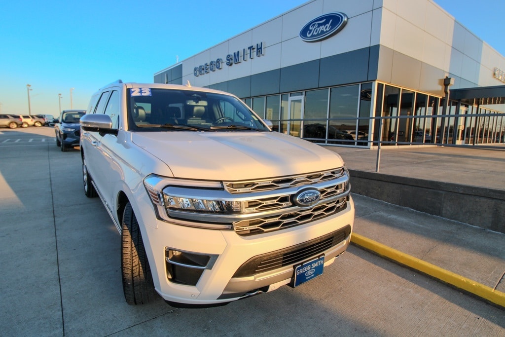 Used 2023 Ford Expedition Platinum with VIN 1FMJK1M86PEA27278 for sale in Kansas City