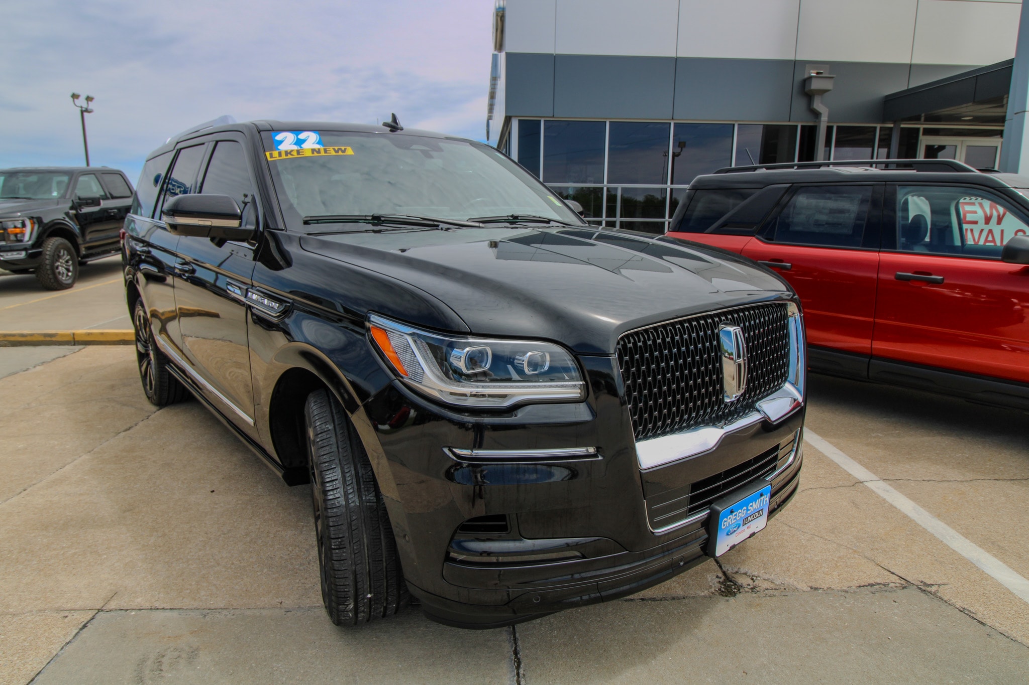 Used 2022 Lincoln Navigator Reserve with VIN 5LMJJ2LTXNEL09416 for sale in Kansas City