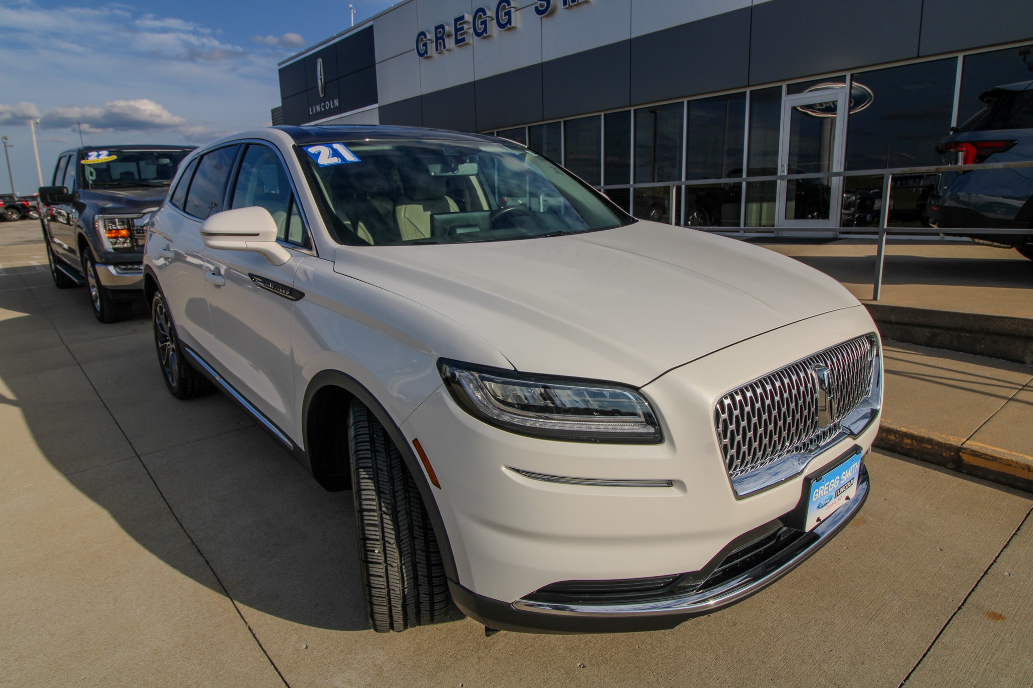 Used 2021 Lincoln Nautilus Reserve with VIN 2LMPJ8K99MBL00307 for sale in Clinton, MO