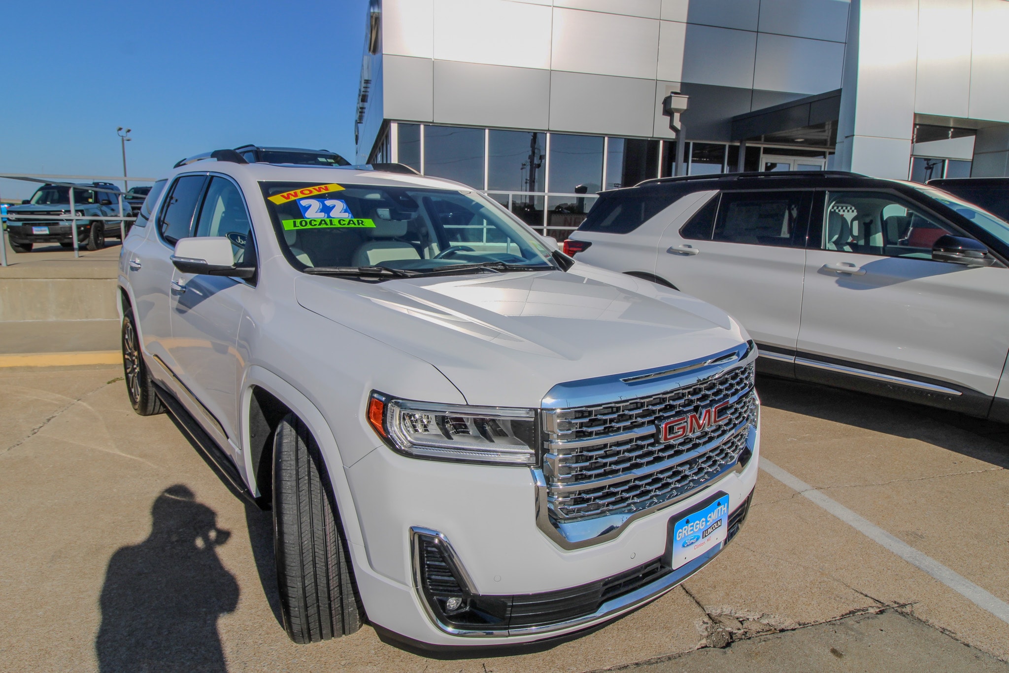 Used 2022 GMC Acadia Denali with VIN 1GKKNXLS6NZ156650 for sale in Kansas City