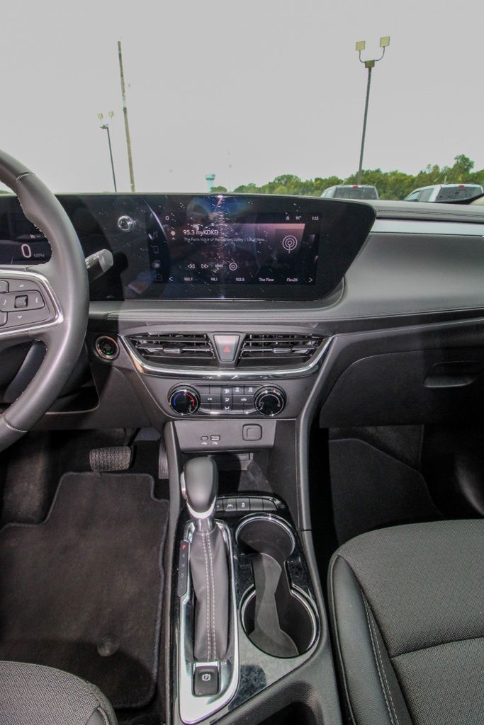 2025 Buick Encore GX Preferred - Photo 27