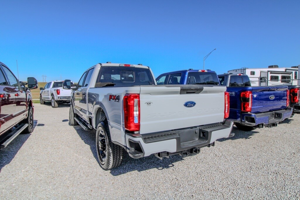 2026 Ford F-350 photo 4