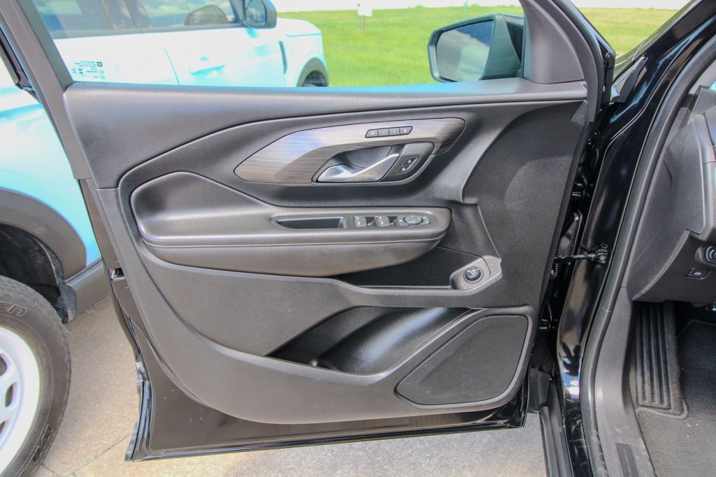 2023 GMC Terrain SLT - Photo 11