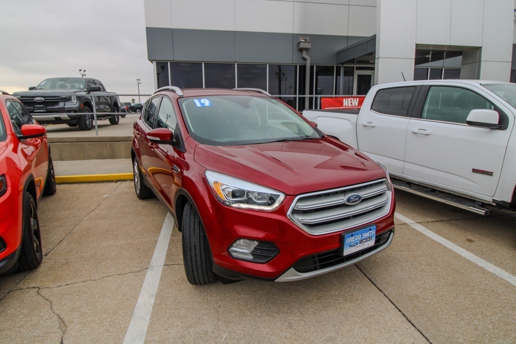 Used 2019 Ford Escape Titanium with VIN 1FMCU0J9XKUB27084 for sale in Kansas City
