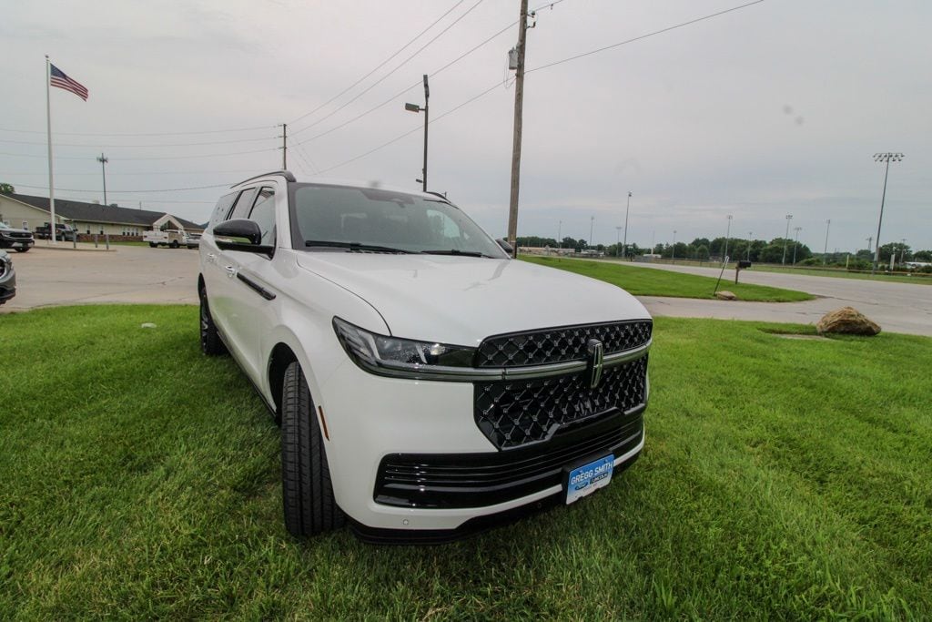 Used 2026 Lincoln Navigator Reserve L with VIN 5LMJJ3LG4TEL12964 for sale in Kansas City