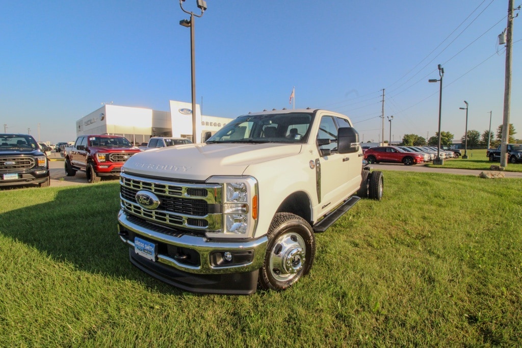 New 2026 Ford F-350SD XLT Chassis