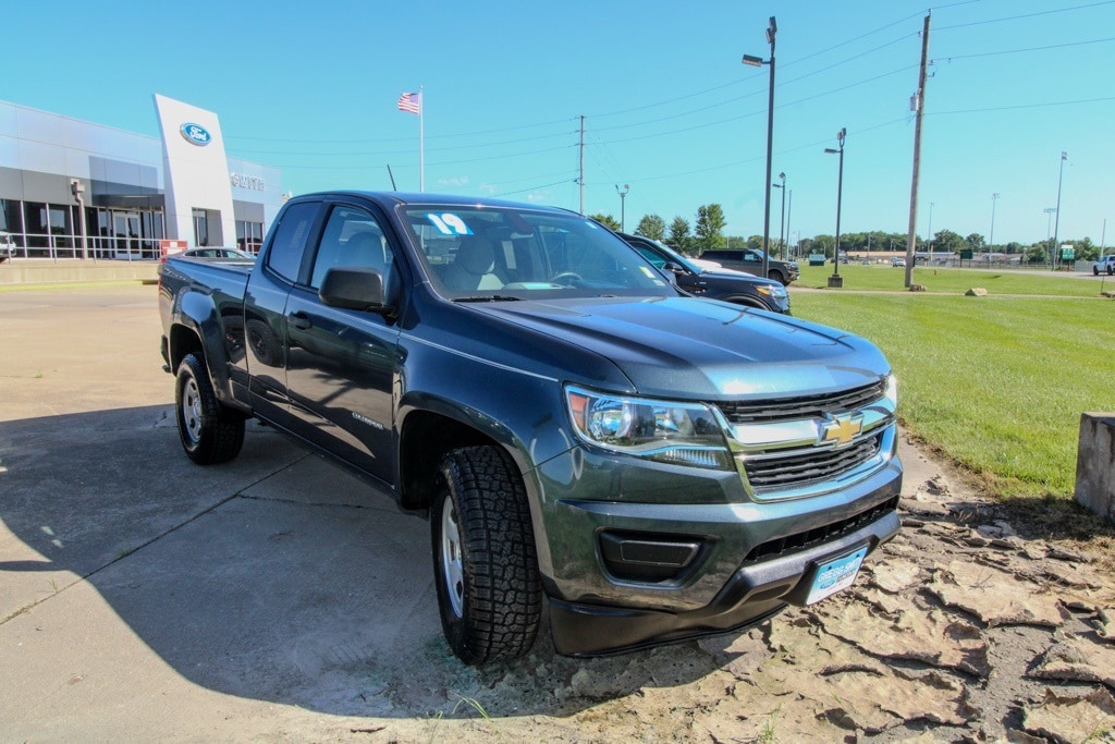 Used 2019 Chevrolet Colorado Work Truck with VIN 1GCHSBEA8K1236208 for sale in Kansas City