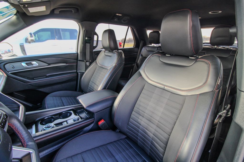 2025 Ford Explorer ST-LINE - Photo 16