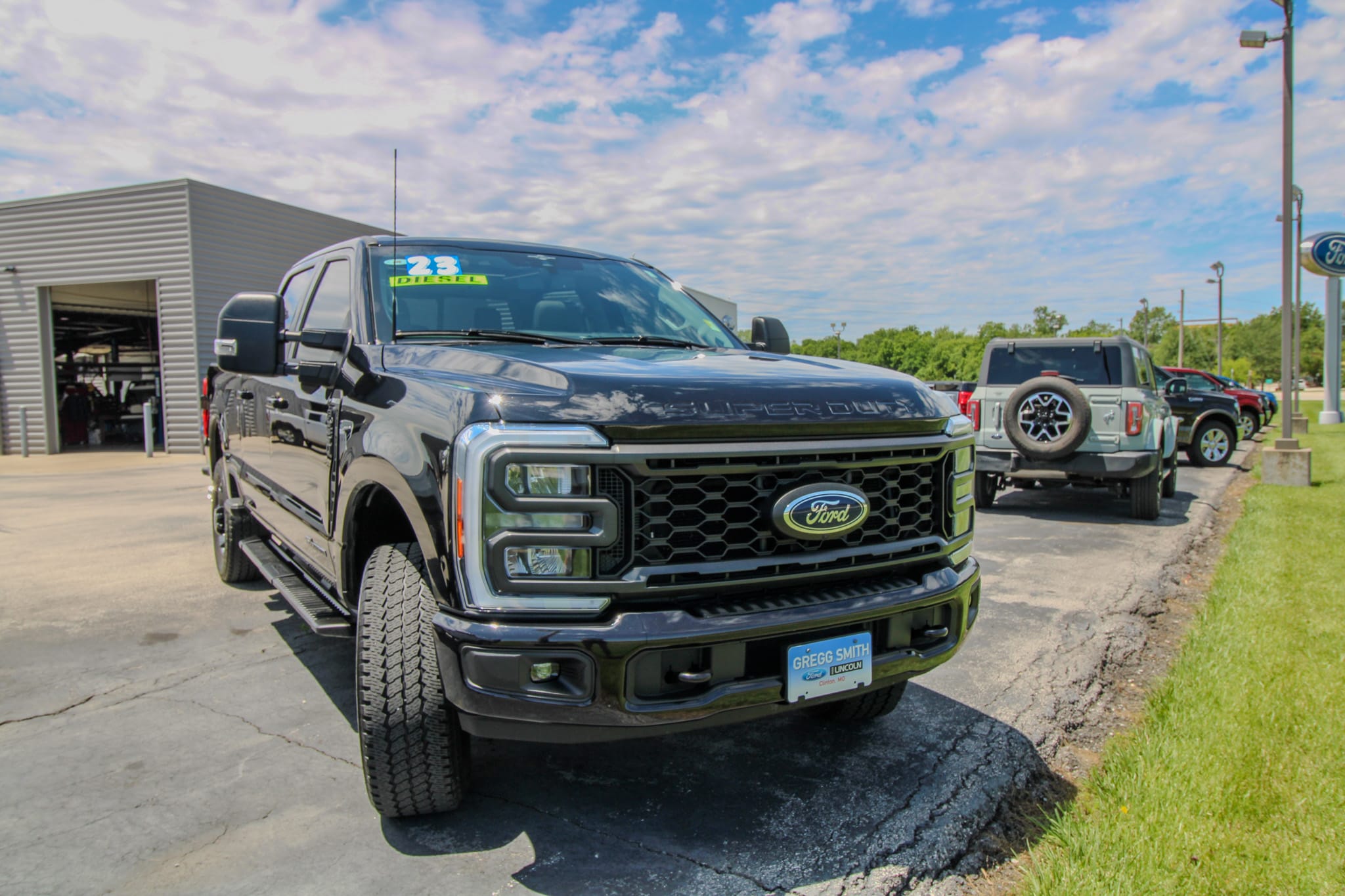 Used 2023 Ford F-250 Super Duty XLT with VIN 1FT8W2BT4PED12842 for sale in Kansas City