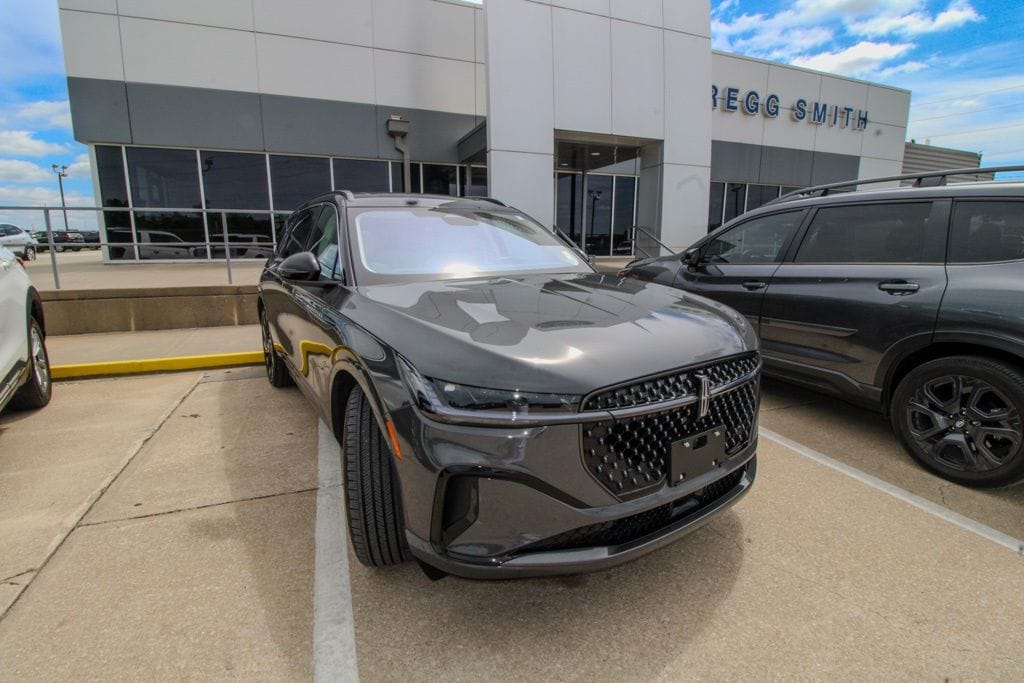 Used 2025 Lincoln Nautilus Black Label with VIN 5LMPJ9J40SJ970261 for sale in Kansas City