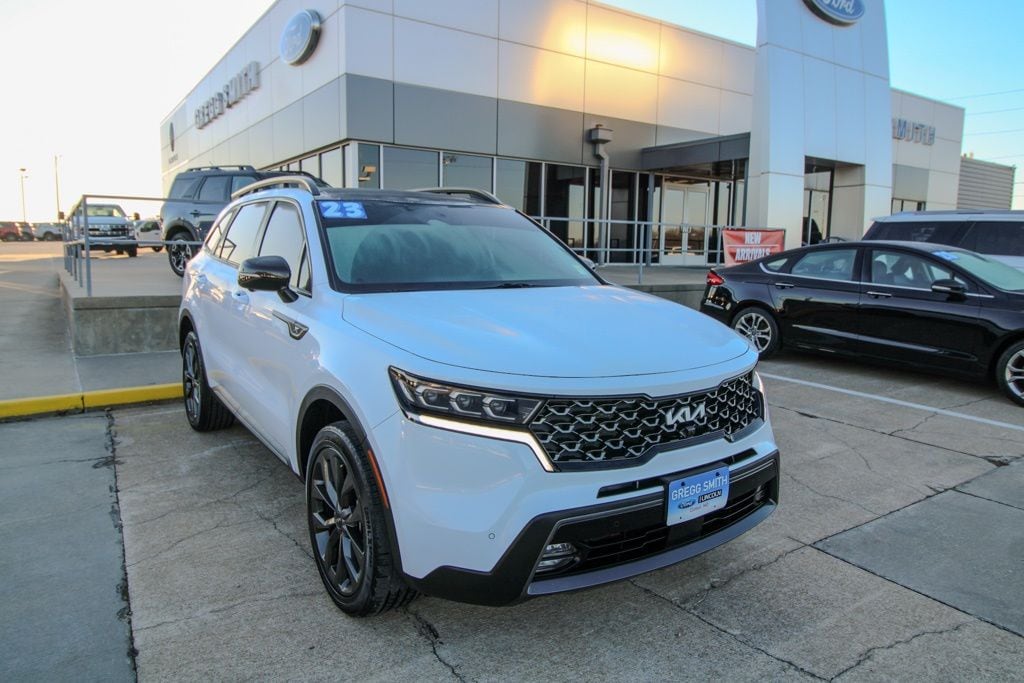 Used 2023 Kia Sorento SX Prestige with VIN 5XYRKDLF5PG218772 for sale in Kansas City