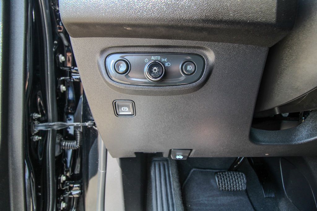 2023 GMC Terrain SLT - Photo 18