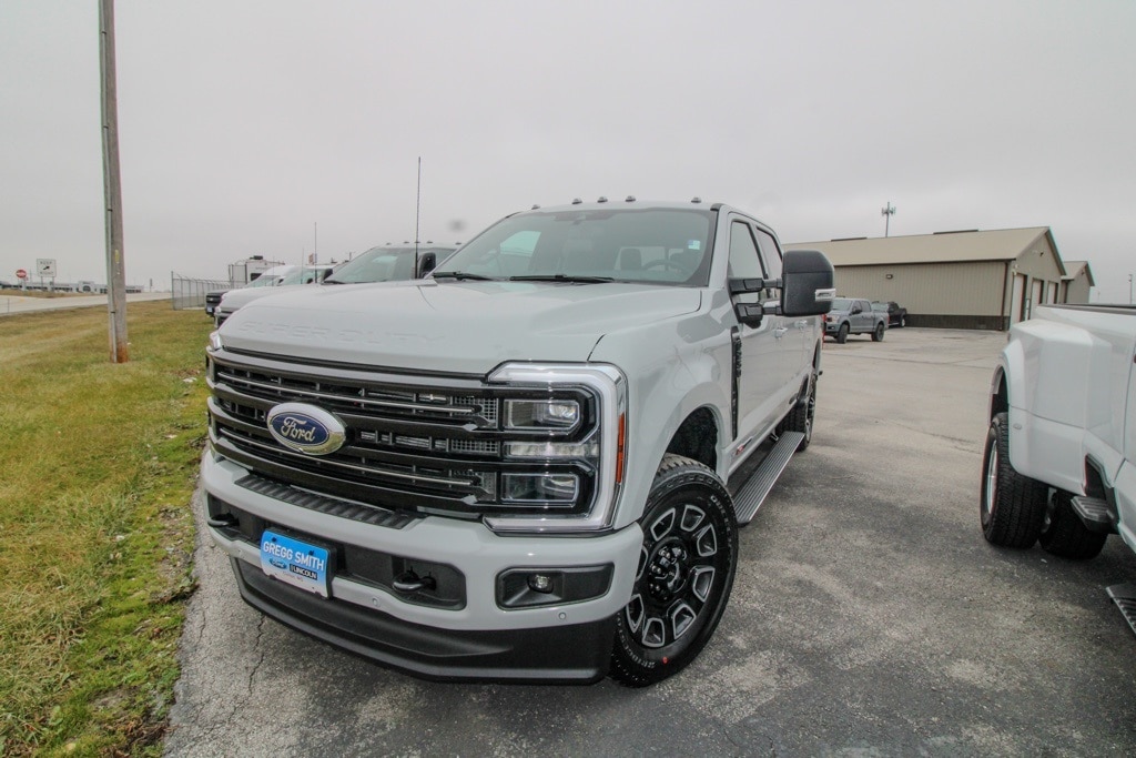 2026 Ford F-250 Super Duty Platinum's photo