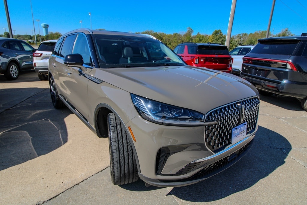Used 2025 Lincoln Aviator Reserve with VIN 5LM5J7XC2SGL33704 for sale in Kansas City