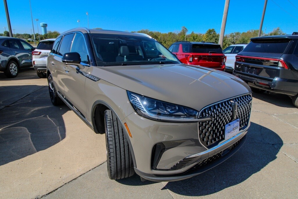 2025 Lincoln Aviator Reserve photo 2