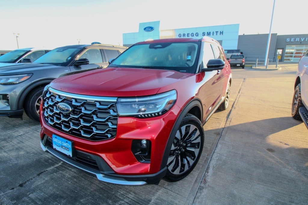 2026 Ford Explorer Platinum's photo