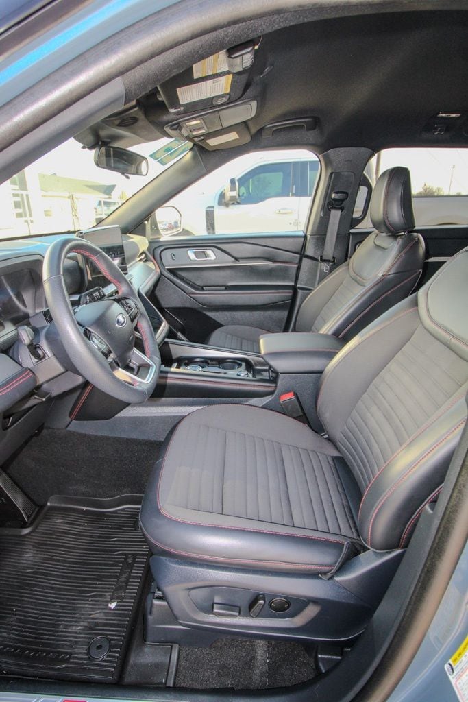 2025 Ford Explorer ST-LINE - Photo 15